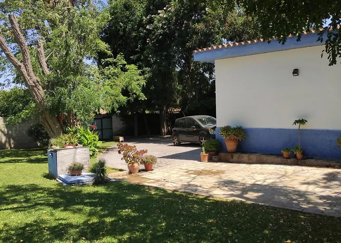 Chalet Con Piscina Privada, Natural Y Acogedor